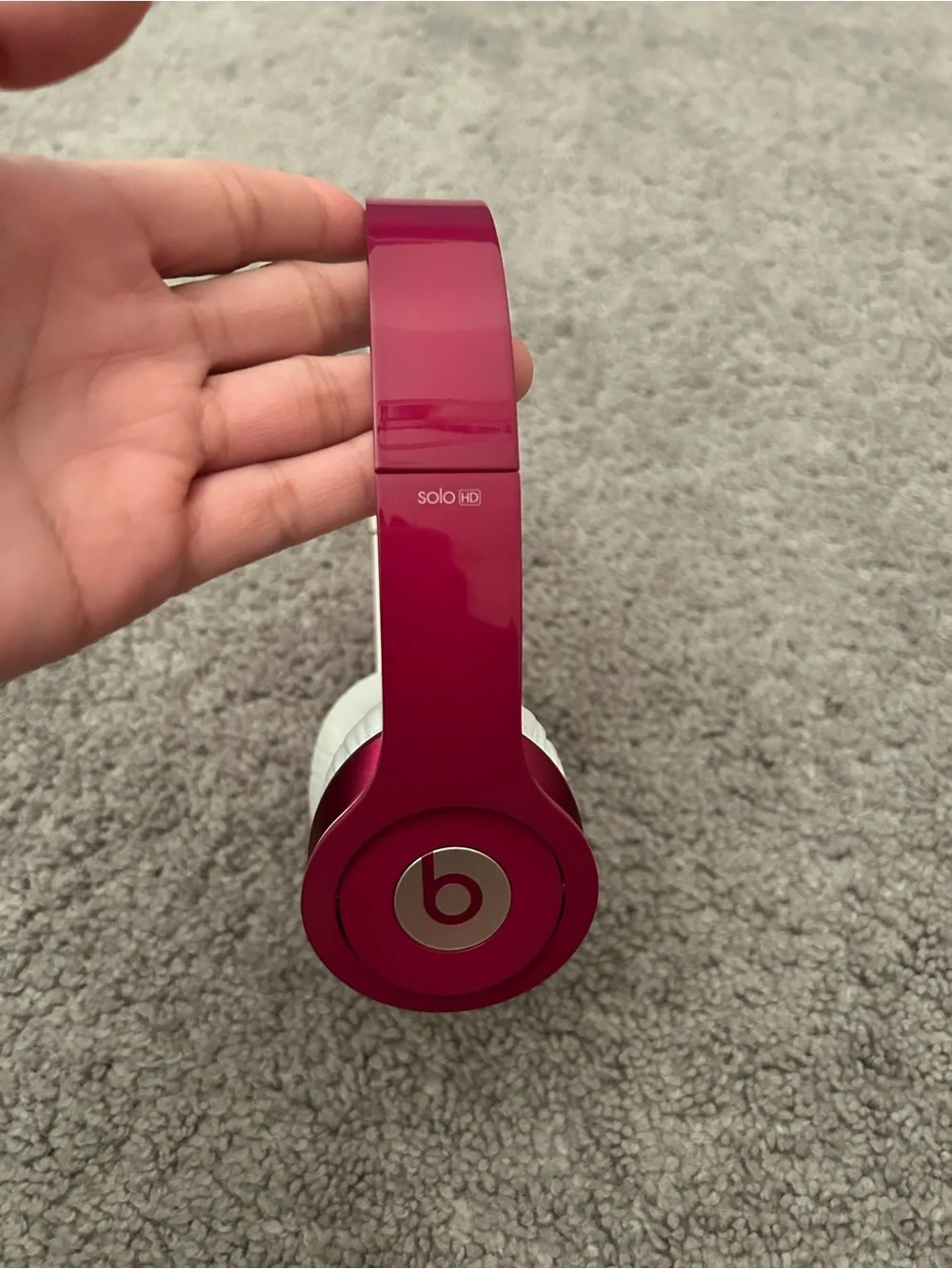 Beats by Dre Magenta/White On-Ear Headphones with Black Zip Case